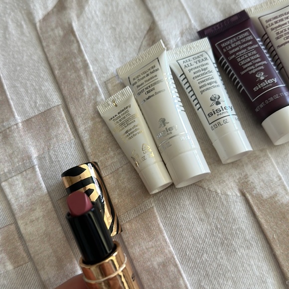 [NEW] Sisley leather makeup bag with 20 pieces of luxury samples - Picture 8 of 8